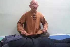 腰部闪到了怎么办？老中医教你腰部受伤后的康复法视频封面