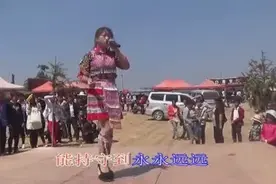 苗族小姑娘深情演唱《人的生命只有一次》视频封面