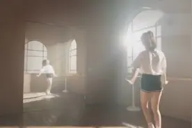 杨超越出单曲了？蠢萌蠢萌的可爱范儿已经达到极致了！视频封面