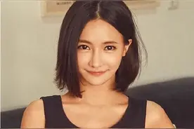 LOL女主播MISS微博秀腹肌 遭众多网友吐槽图片