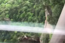 世界最高的户外电梯—百龙天梯！70块，一分钟的风景，值不值？视频封面