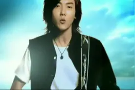 黄义达的这首《专属密码》，旋律欢快流畅，浓浓的青春回忆