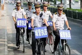 违法停车城管可以直接贴条？用这招永远罚不到你图片