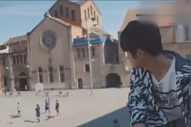 易烊千玺从高一开始就很少去学校视频封面