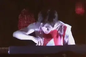 蔡徐坤打碟，DJ坤对你一见如故，小哥哥简直太撩了视频封面