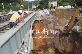 黎湛铁路电气化改造湛江段完成最大下穿涵洞顶进施工图片