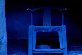 4坟前燃蜡烛,黄河拜棺人图片