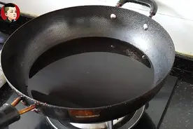 煮面条容易糊很多人第一步就错了，教你一招，这样煮快速不粘锅