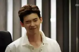 《W》最高收视瞬间16.1% 李钟硕融化女心的Wink！图片