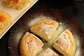 奶酪包和肉松包图片