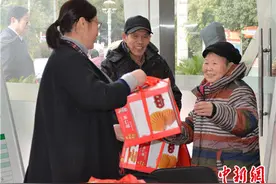 无锡荣巷街道梁溪社区举办集体祝寿会情暖老人心图片