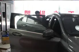 武汉 奔驰GLA200贴膜  捷渡远界智能语音后视镜图片