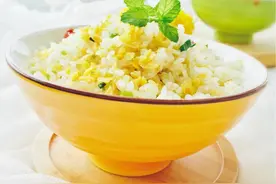 一个小妙招炒出颗粒分明的蛋炒饭图片