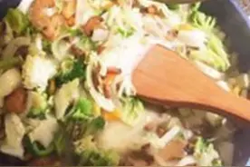 中西合璧菜：豆浆蘑菇炒意粉图片