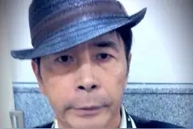 周杰伦与父亲合影照曝光，真是长得太像了图片