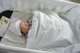 妹妹怕疼准备剖腹产，明天小外甥就能和我见面了图片