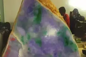 玩赌石，早知道这24句顺口溜，就不用白交了那么多学费了！图片