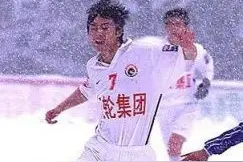 超霸杯独中三元，他意气风发，因“离奇”车祸告别足坛与轮椅为伴图片