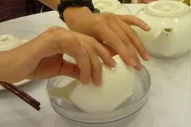 为啥在广州下馆子，很多人喜欢用拿来喝的茶水洗餐具？图片