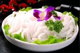 正宗姐弟俩砂锅土豆粉技术小吃配方（附麻辣料鲜汤酱卤配方）图片