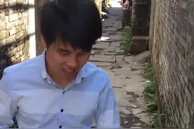 巷子里头有美女视频封面