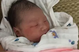 终于卸货了，如愿女宝一枚，宝宝很乖很可爱，宝妈们有接的吗？图片