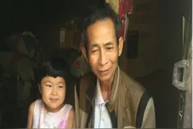 67岁的爷爷摆摊养7岁孙女 每月收入只有一两百图片
