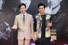千里之外后首合体，费玉清任《中国新歌声》周杰伦战队助阵导师图片
