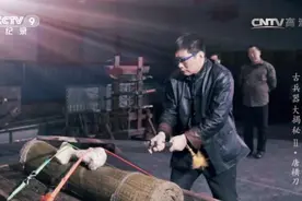 大唐横刀与日本刀劈砍牛腿骨对比，日本刀直接卷刃，唐横刀完胜！视频封面