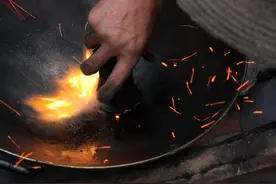 补锅，随着大铁锅一起消失在生活中的回忆图片