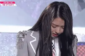 韩国女星捏一下鼻子，当场就塌陷了。是不是应该赞一下？图片