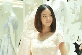 世界小姐张梓琳蕾丝粉裙优雅亮相大秀温婉大气范儿图片