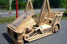 国外奇人自制木头车不仅外观吸引，而且还能狂飙80迈图片