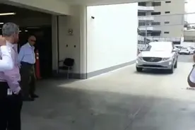 这一跤摔出了帅气，而且还摔出了风格图片