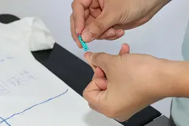 真相实验室：网传的污渍清洗秘籍靠谱吗图片