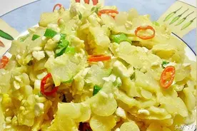 家常小菜，咸鸭蛋炒苦瓜图片