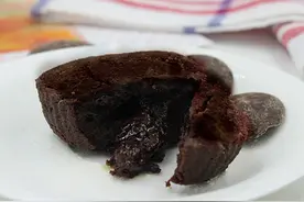 巧克力熔岩蛋糕图片
