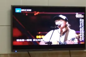 经典歌曲《追梦人》被汪峰战队大个子美女白若溪柔美演唱图片