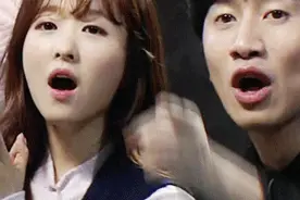 搞笑gif图：女子格斗真是凶狠，看的我有点后怕啊！图片