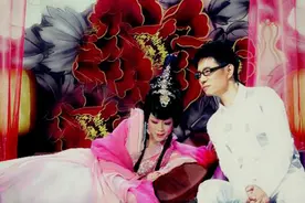 他们曾如兄弟共唱《雨花石》，如今两人闹翻......视频封面