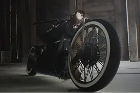 设计师打造复古蒸汽朋克摩托车，浑身散发出浓浓的复古浪漫味道图片