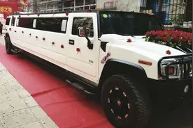 土豪嫁女儿：218万悍马加长版作为陪嫁，10米长的车身很霸气图片