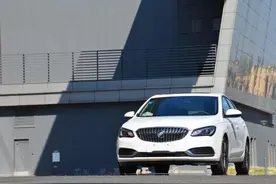 老司机体验小钢炮别克英朗图片