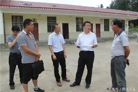 富源：牛永东副县长到富村镇水井村走访贫困户图片