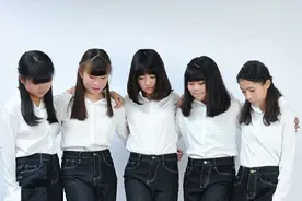Sun shine组合再发写真 从辣眼睛到小清新图片