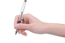 清除衣物上的圆珠笔的划道，有一盒火柴就可以轻松办到图片