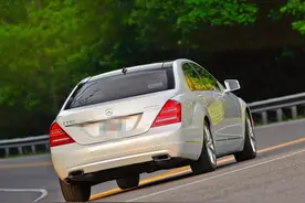 一个豪车钥匙，就是一个老板的人生图片