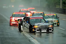 赛车模拟器带来极限赛车体验，是男人就要飙！图片