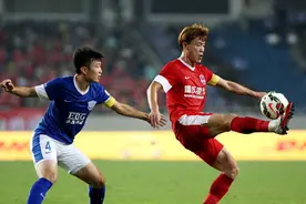 重庆业余足球直播，两个人、一台电脑、两台摄像机！图片