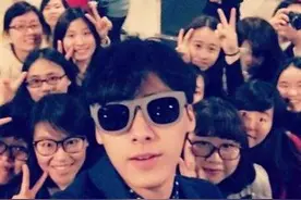 李易峰胡歌鹿晗为什么大受欢迎，从他们对待粉丝的行为上就能看出图片
